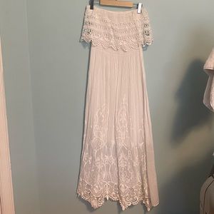 White lace off the shoulder dress